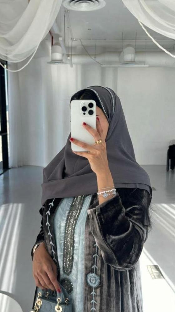 عباية مخمل عبايات الشتاء عباية شتوية شتوي عبايه أنيقة عبايات الشتاء