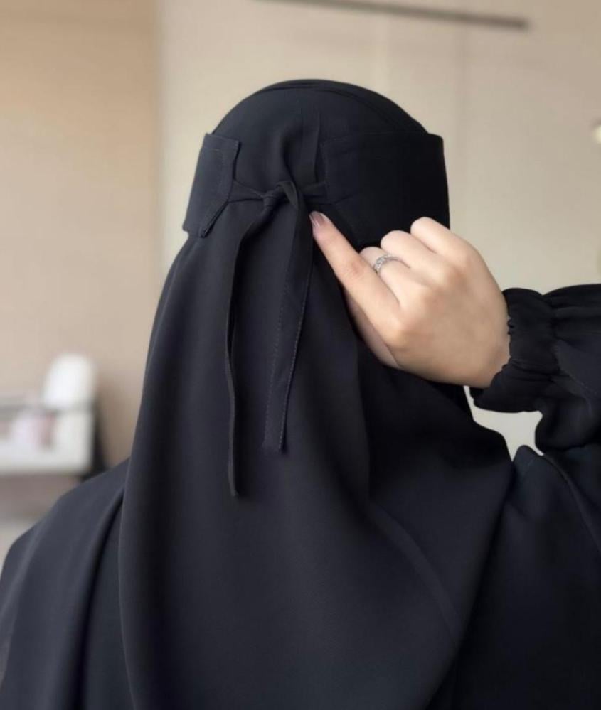 نقاب مثلث عبايات ميم ريم رغد ثراء سارة اوريا لاين