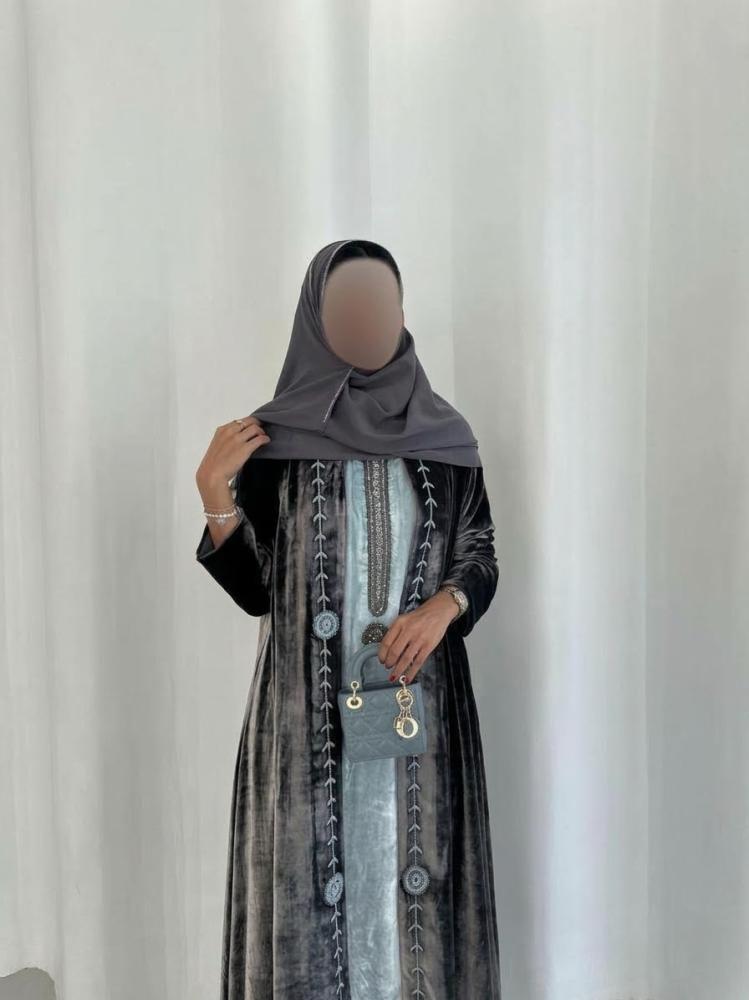 عباية مخمل عبايات الشتاء عباية شتوية شتوي عبايه أنيقة عبايات الشتاء