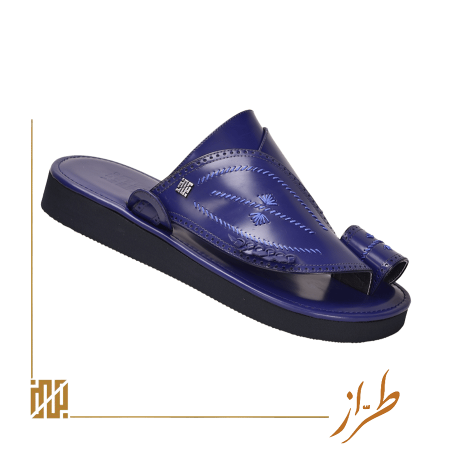 حذاء تطريز باللون الكحلي