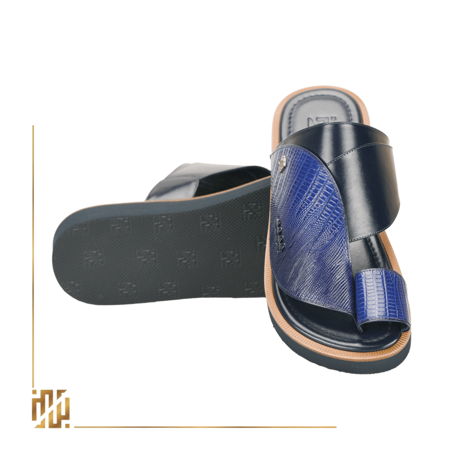 Shoe in crocodile leather style in navy blue