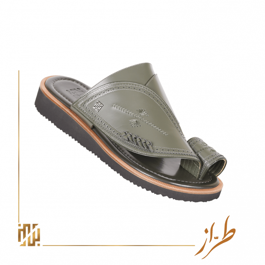 حذاء تطريز إنجليزي على نسق جلد الماعز باللون الزيتي