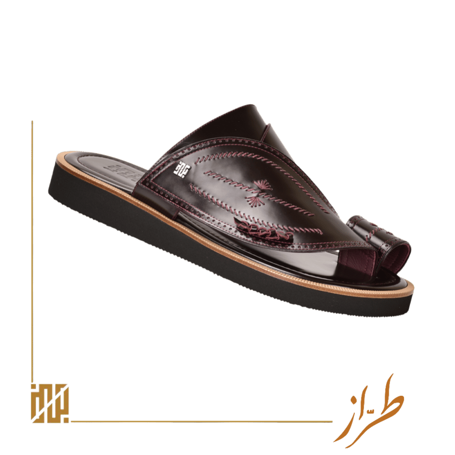 حذاء على تطريز من نسق جلد الماعز باللون العنابي