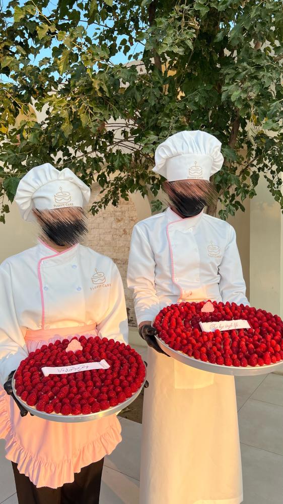 صينية مدورة كيك بارفيه التوت الطبيعي (وسط/كبير)