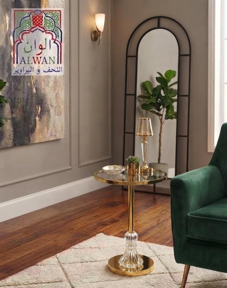 طاولة جانبية فاخرة بسطح زجاجي وإطار ذهبي – ارتفاع 57 سم