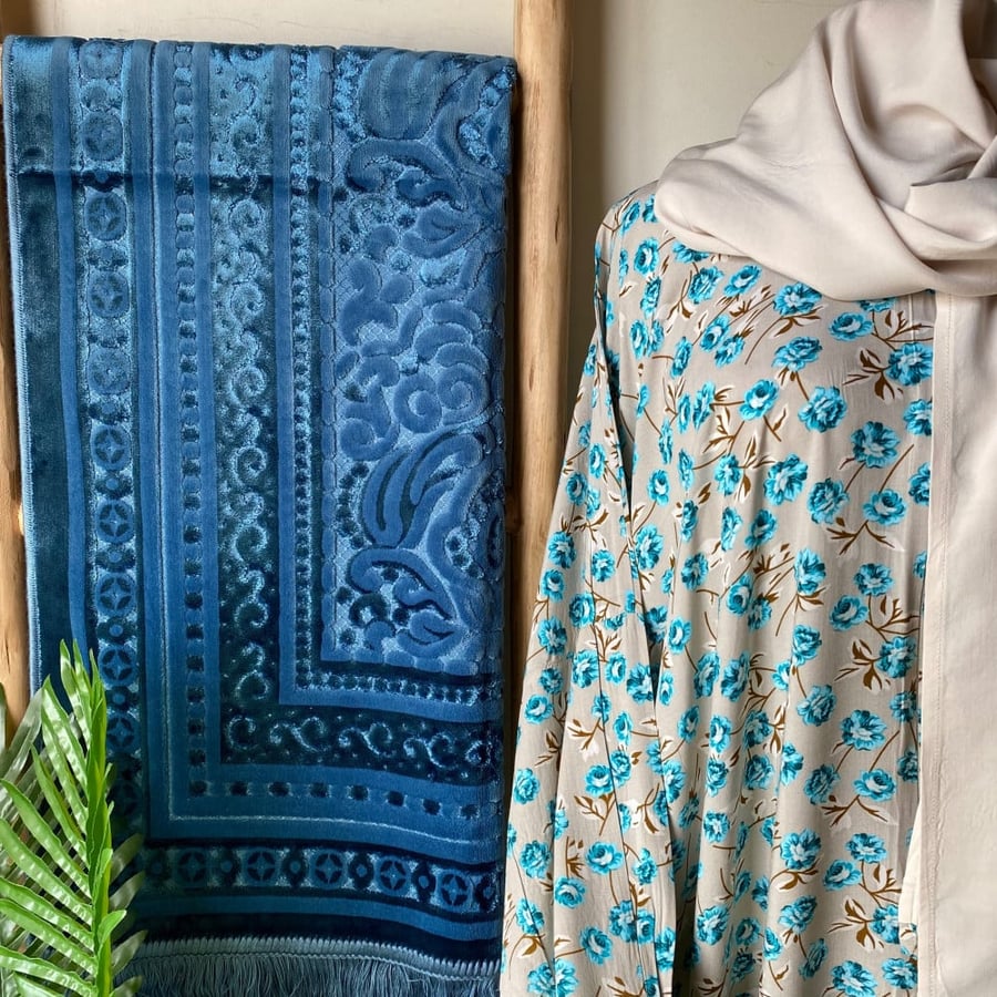 طقم صلاة سحاب مشجر (شرشف صلاة +سجادة)