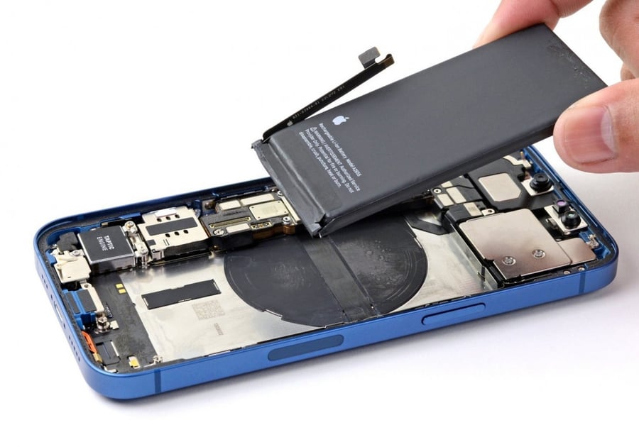 iPhone 14 battery