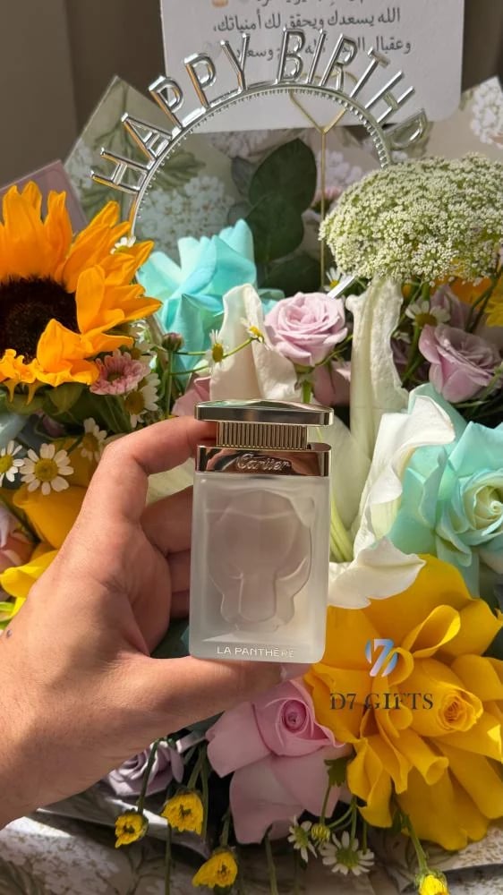 بوكيه بيرثدي مع عطر الشعر