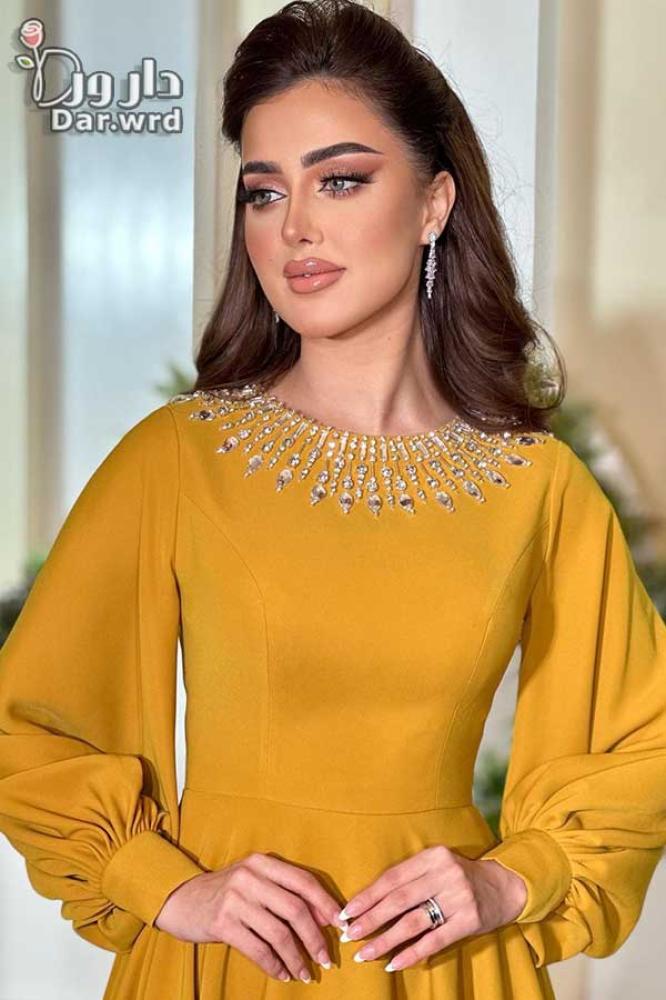 فستان كريب استرتش بتطريز كرستال يدوي