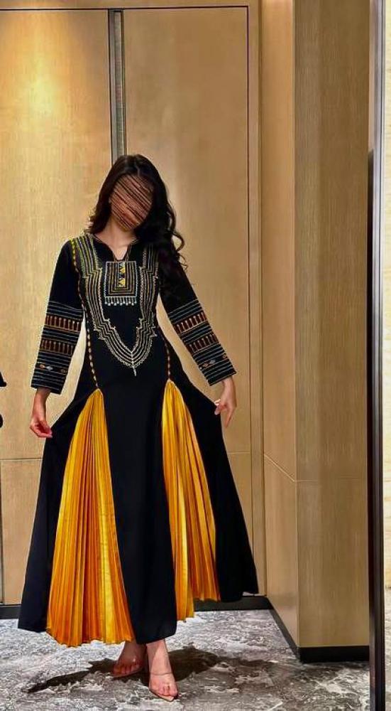 Aseri thobe, stretch crepe, torn, embroidered