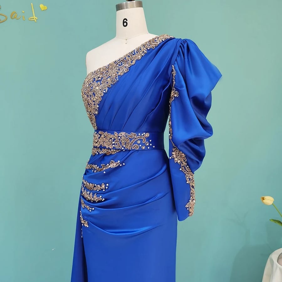 فستان سهره انيق بكتف واحد طويل الاكمام مطرز