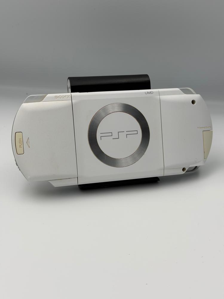 PSP 1000 — Ceramic White (w/ Charger)