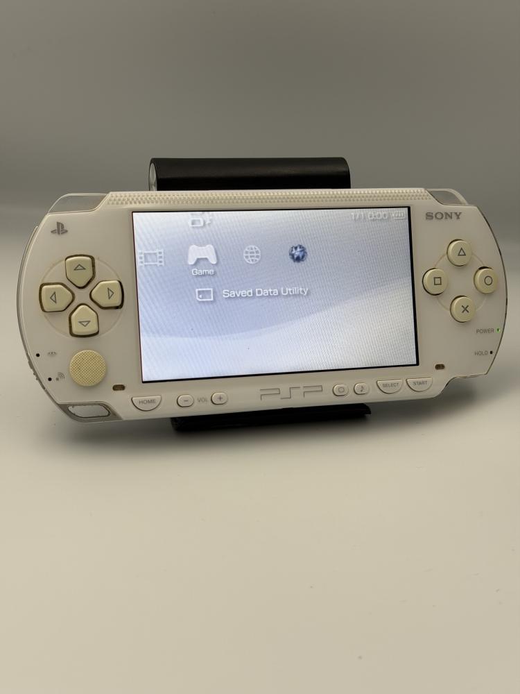 PSP 1000 — Ceramic White (w/ Charger)