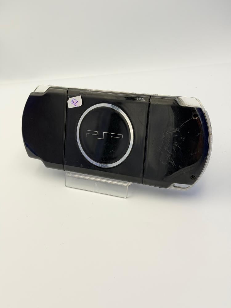 PSP 3000 — Piano Black (مع الشاحن)