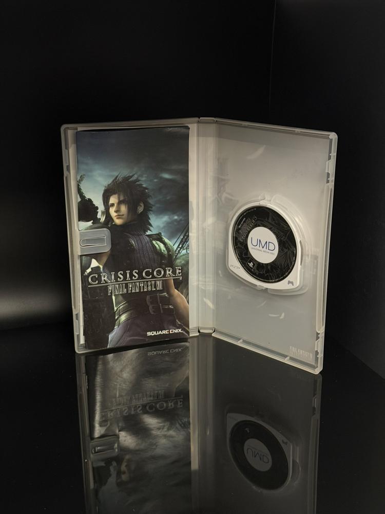 Crisis Core: Final Fantasy VII (كامل مع الكرتون) نسخة يابانية