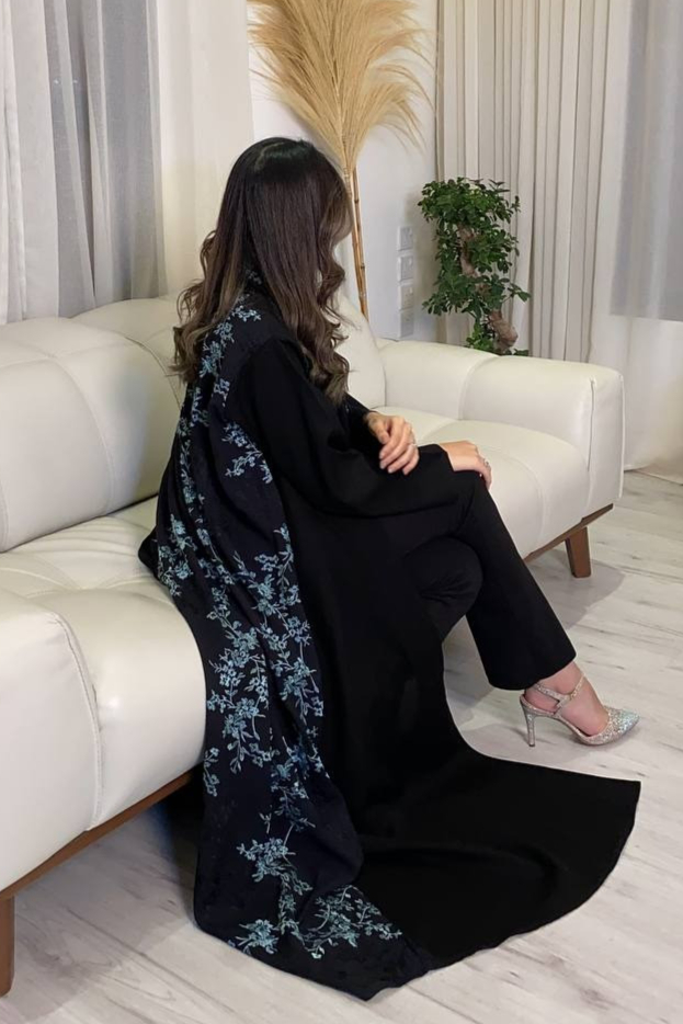 عباية كلوش تطريز خاص