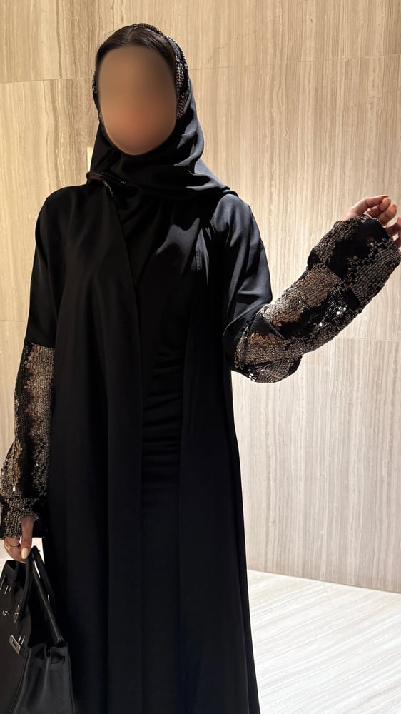 عباية نص كلوش بلاك بيري كم تريكو