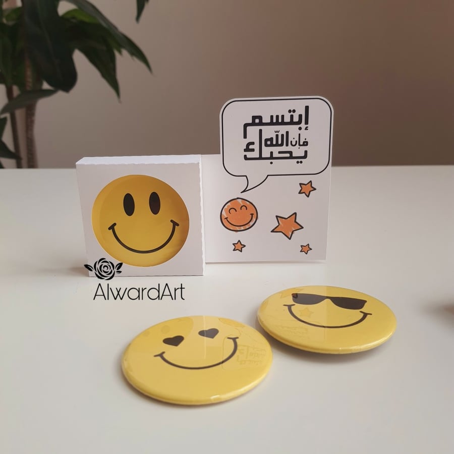 علبة بروش او مرايا او مغناطيس
