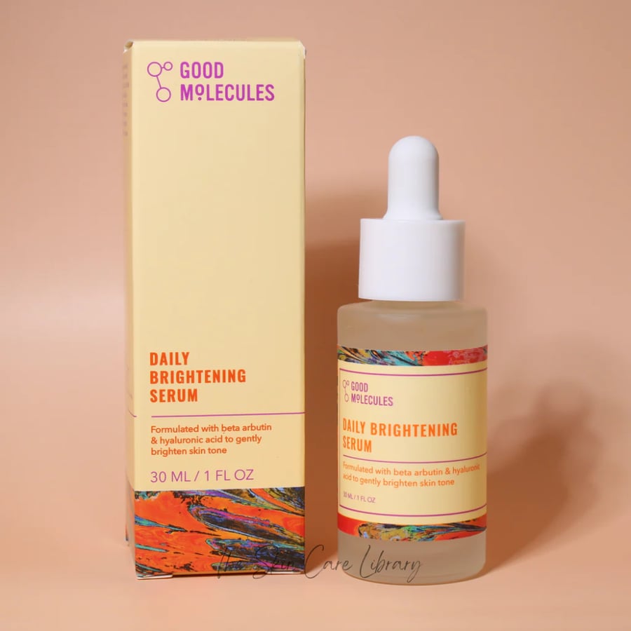 سيروم تفتيح البشرة اليومي من Good Molecules ببيتا أربوتين وحمض الهيالورونيك 30 مل