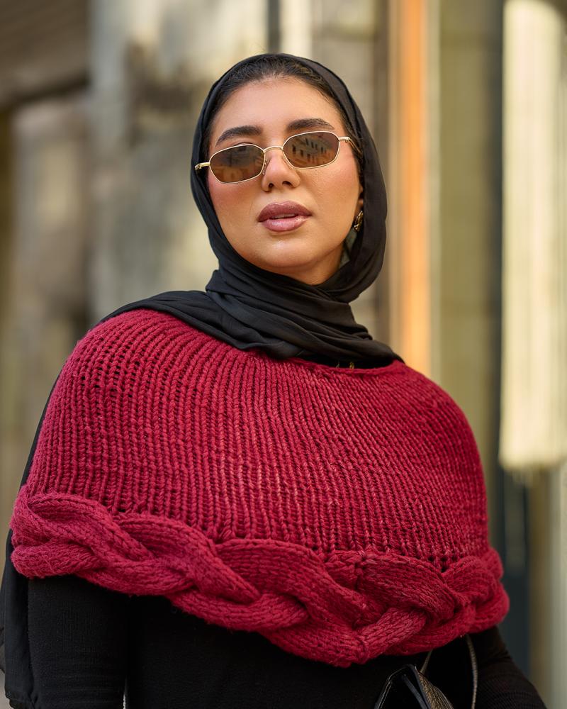 ياقة (صدرية) تريكو فاخرة بتصميم جدائل بارزة – لون التوت الداكن (برغندي)