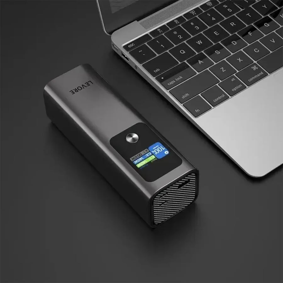 باور بانك ليفوري 27000mAh بقوة 140W مع شاشة TFT ومنافذ USB-C وUSB