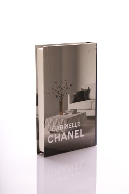 كتاب ديكور رمادي