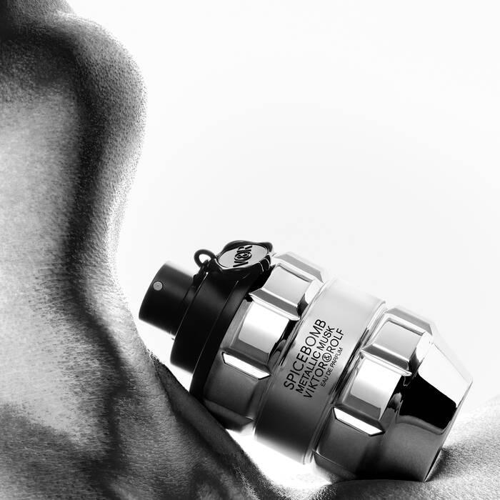 عطر سبايس بومب ميتاليك مسك فيكتور اند رولف  او دو بارفيوم 90 مل