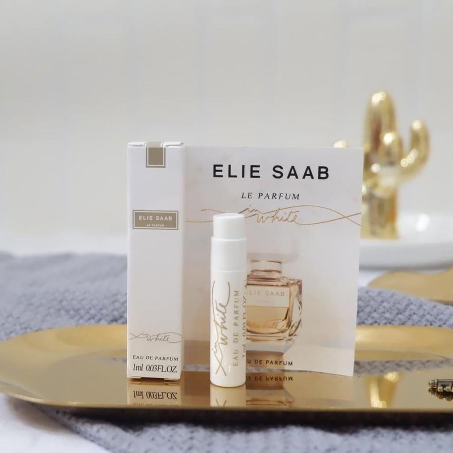 بكج بوكس فخم فيه 24 عطر ايلي صعب عينات الابيض مع ثيم اليوم الوطني