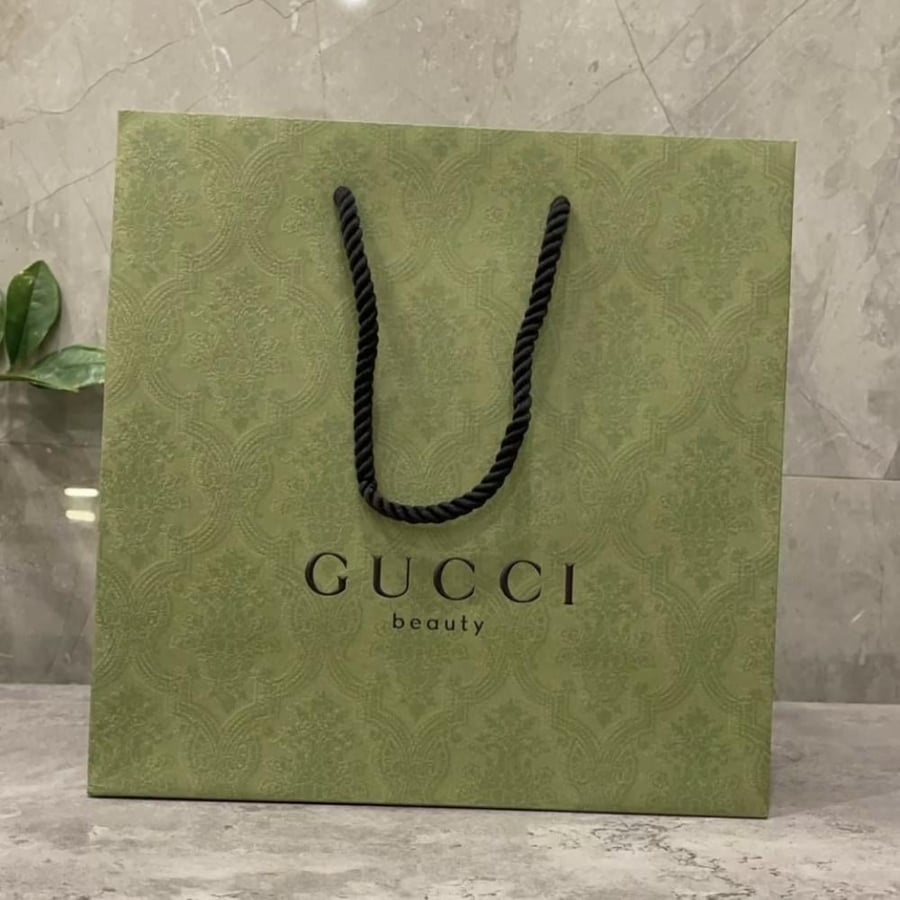 Large Gucci bag size 28 by 28