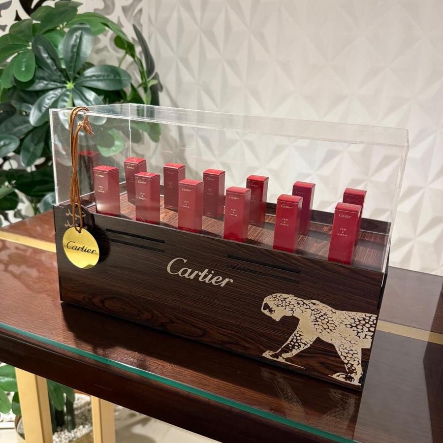 توزيعات كارتيه للعيد بوكس يحتوي على 12 عطر كارتيه صغير