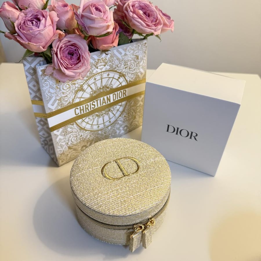 حقيبه تنظيم Dior الجديده مع كيس السنه الجديده