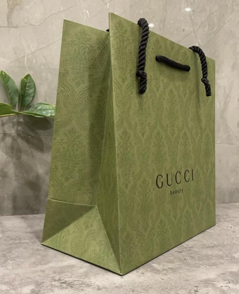 Large Gucci bag size 28 by 28