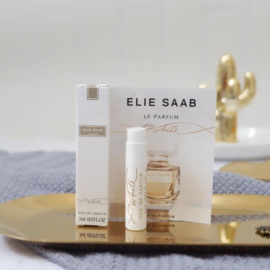 بكج بوكس فخم فيه 24 عطر ايلي صعب عينات الابيض مع ثيم اليوم الوطني