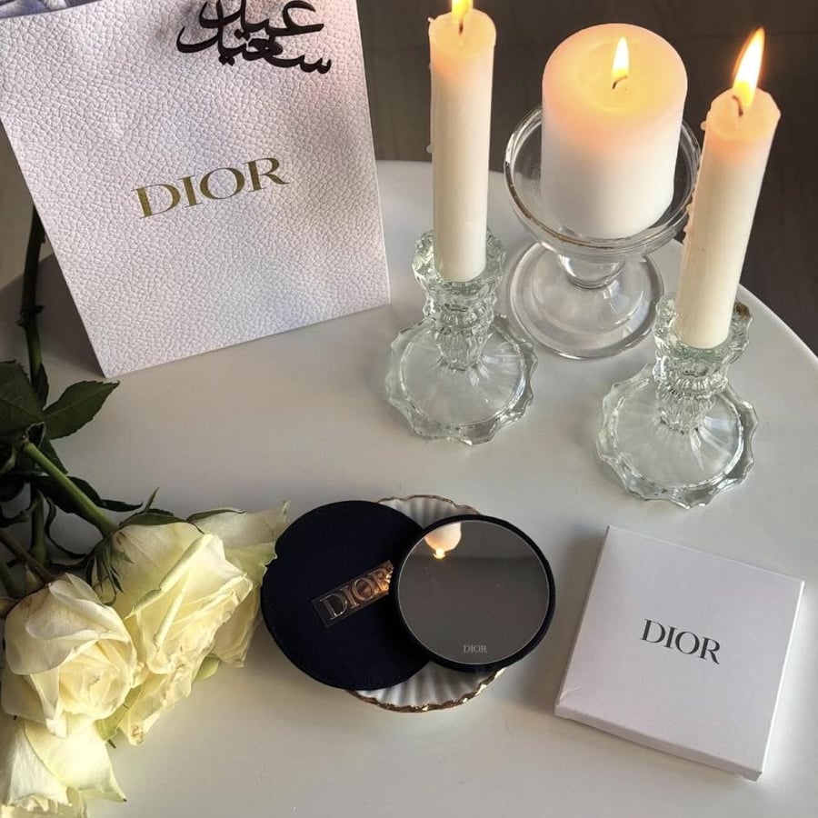 عيدية ديور  مراية داخل حافظة قماشية مع الكيس  dior mirror