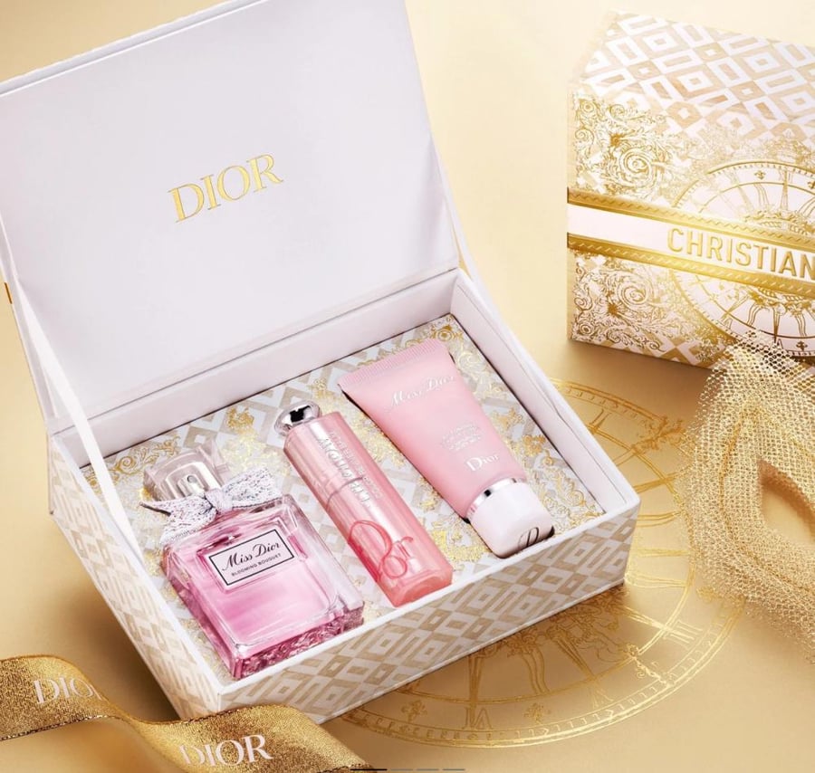 بكج ديور الجديد عطر مس ديور بلومق بوكيه ٣٠ مل مع مرطب شفايف 001 وكريم يد ٢٠ مل  مع البوكس والكيس