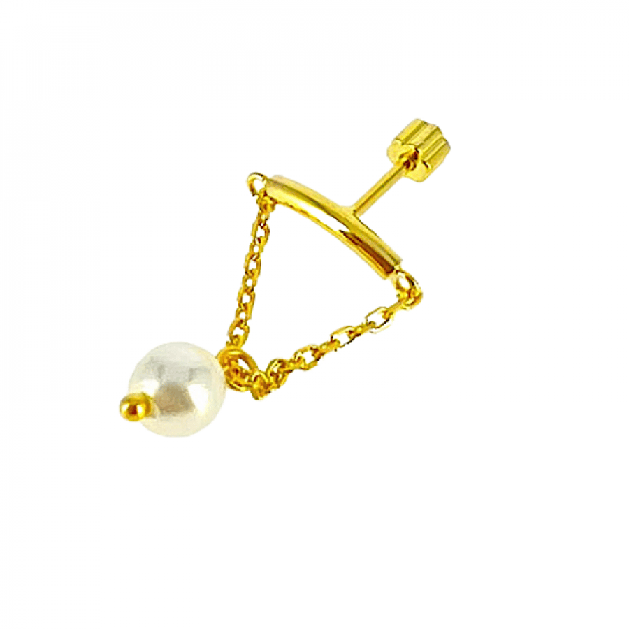 Persing with a chain and pearls
