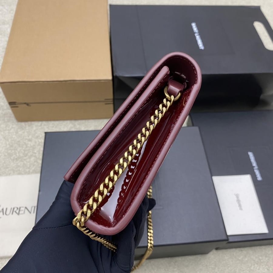 KATE CLUTCH IN PATENT LEATHER
