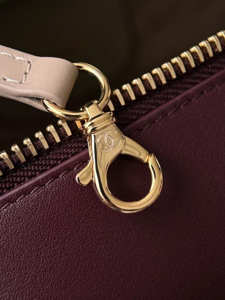 LARGE BOWLING BAG   Calfskin & Gold-Tone Metal