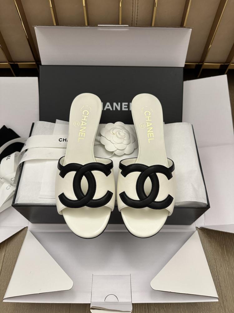 CHANEL Large CC Leather Mule – White/Black