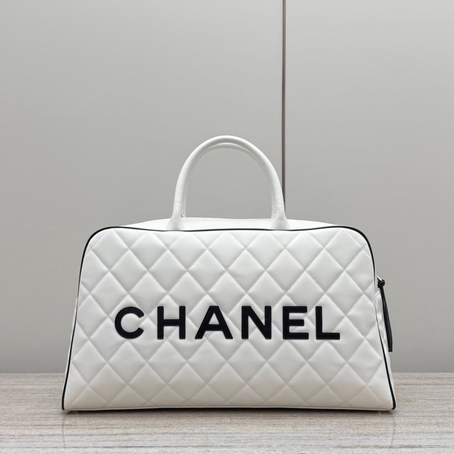 Boston handbag in white and black