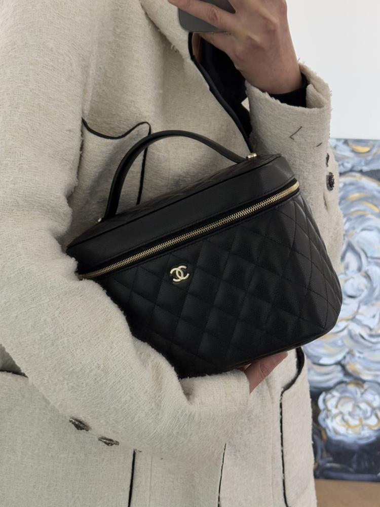 chanel makeup bag