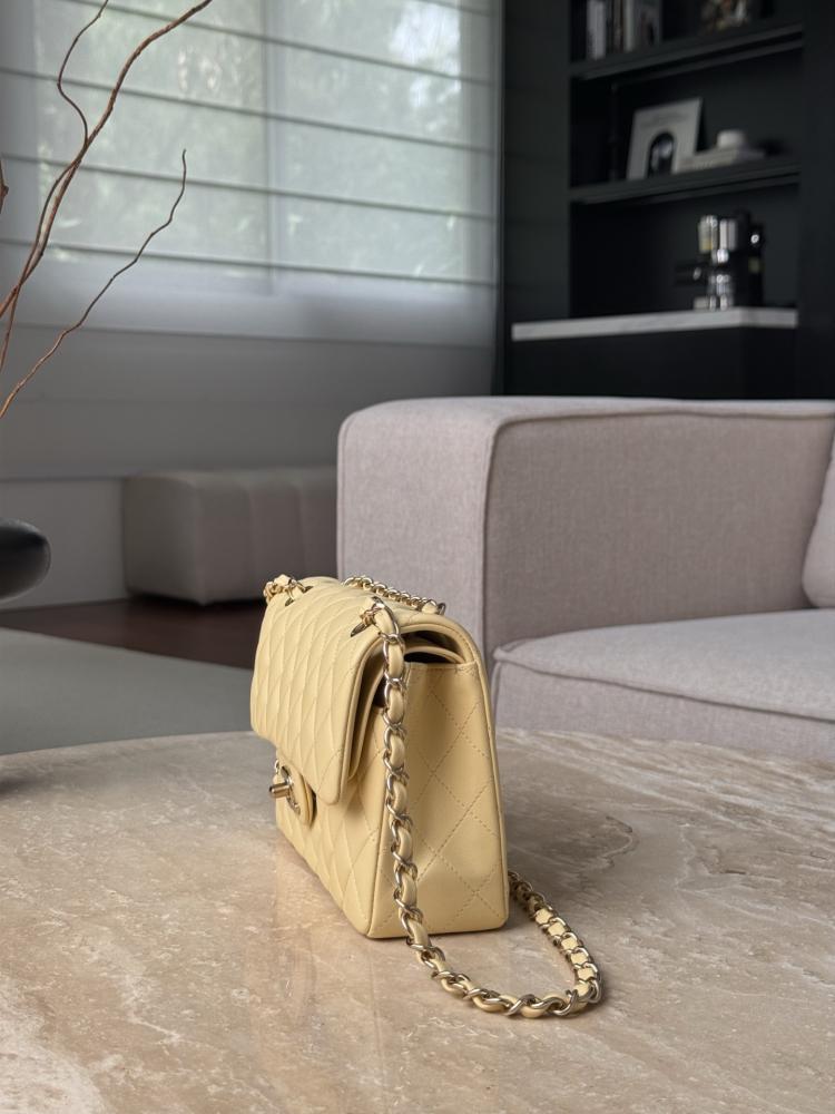 SMALL CLASSIC HANDBAG