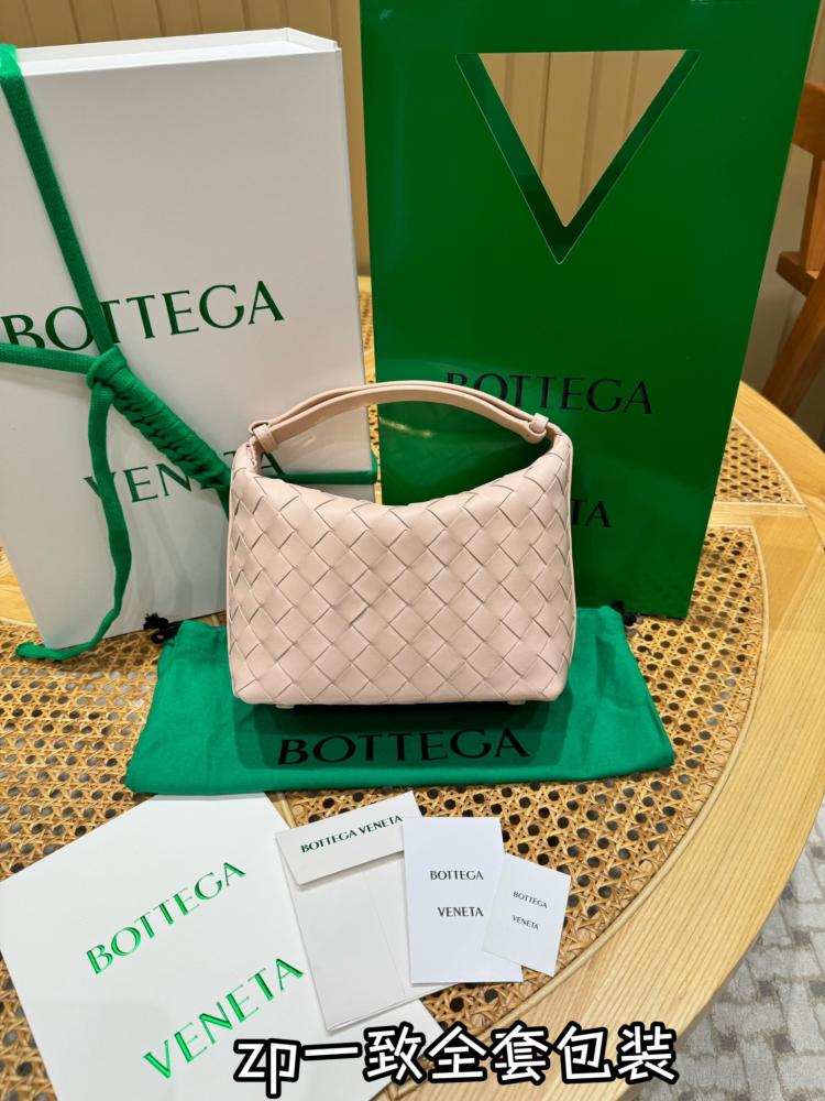 BOTTEGA VENETA Mini Wallace