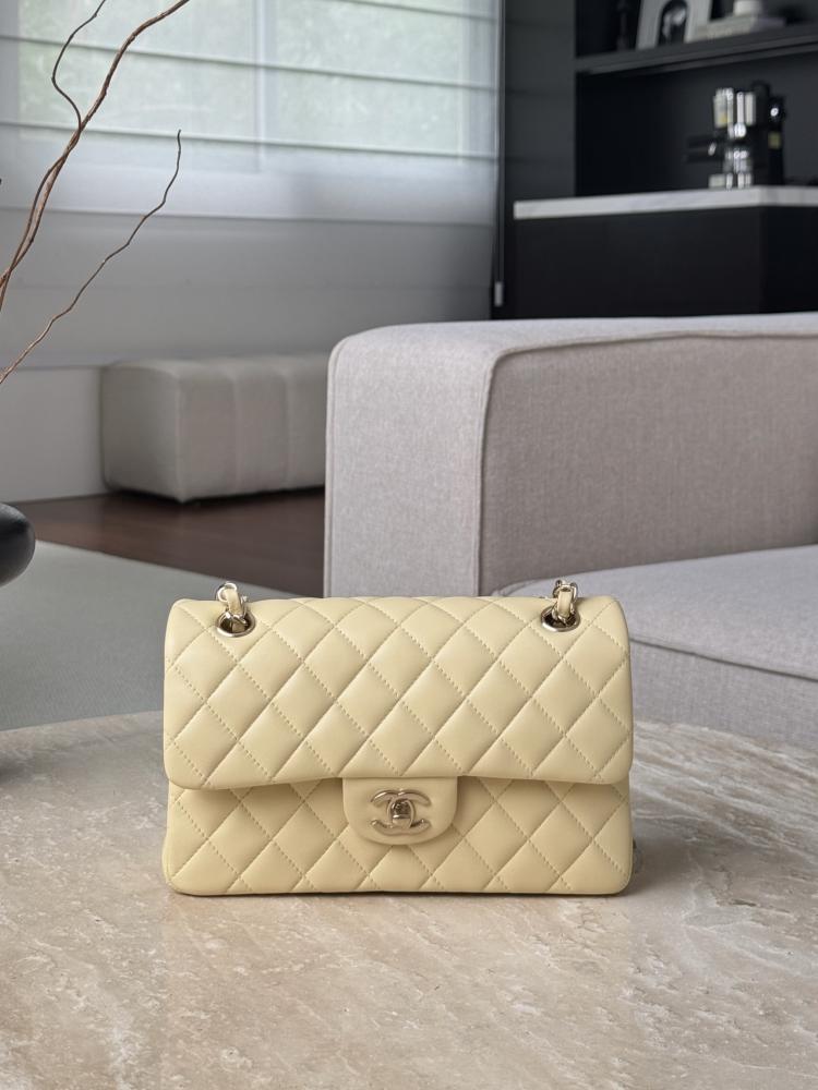 SMALL CLASSIC HANDBAG