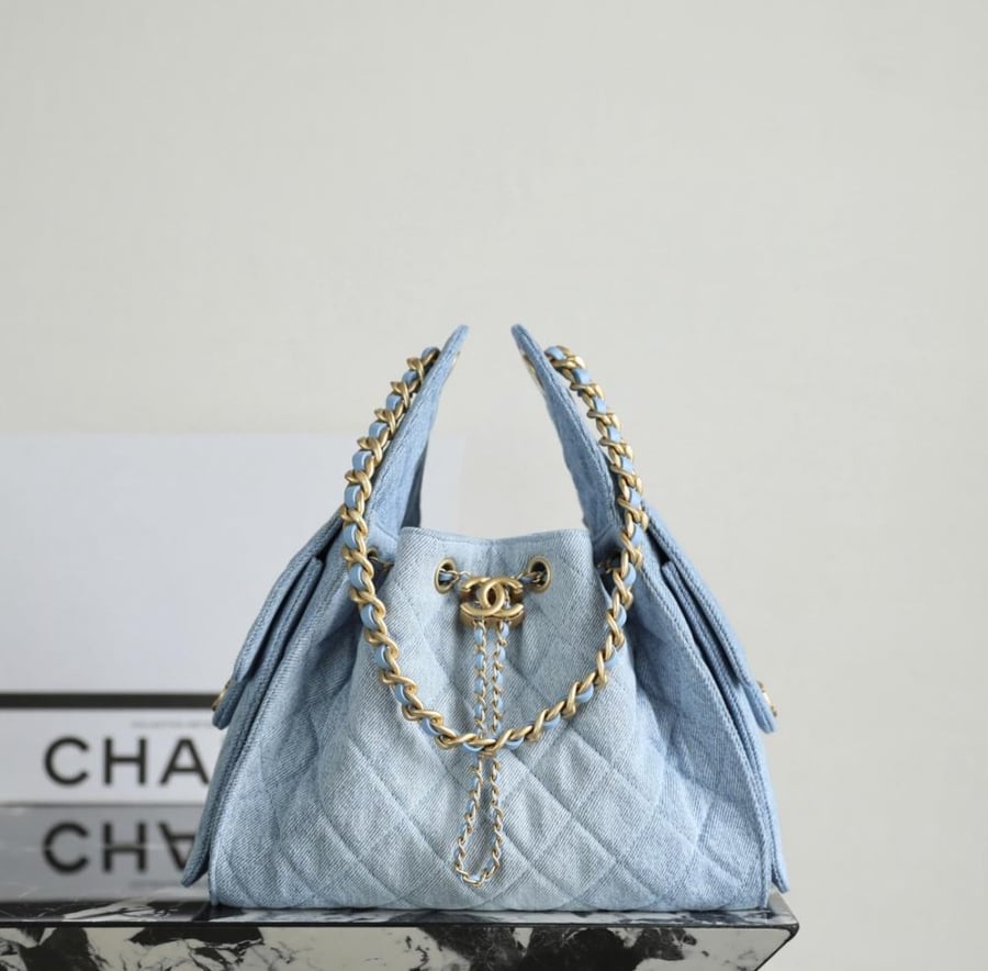 THE CHANEL 25 HANDBAG