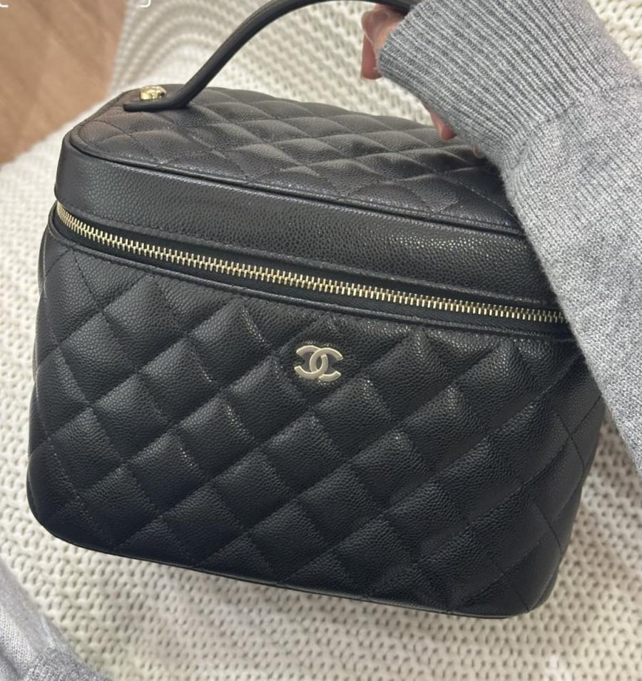 chanel makeup bag