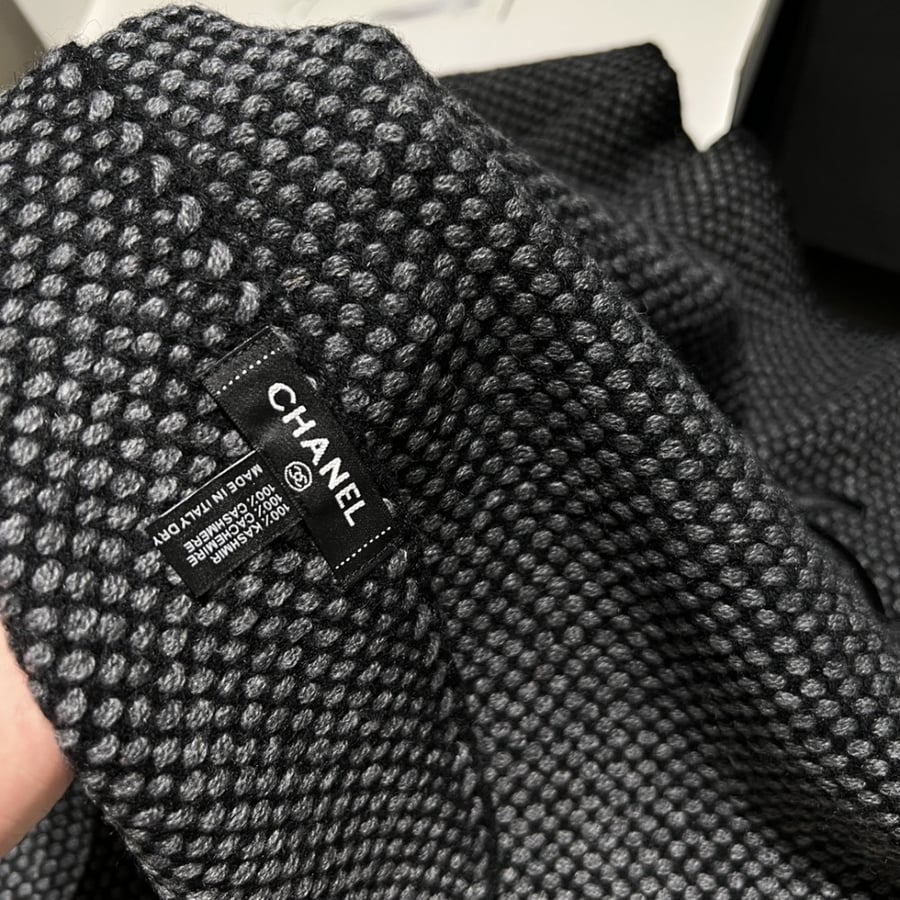 CHANEL SCARF