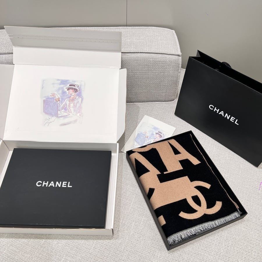 CHANEL SCARF