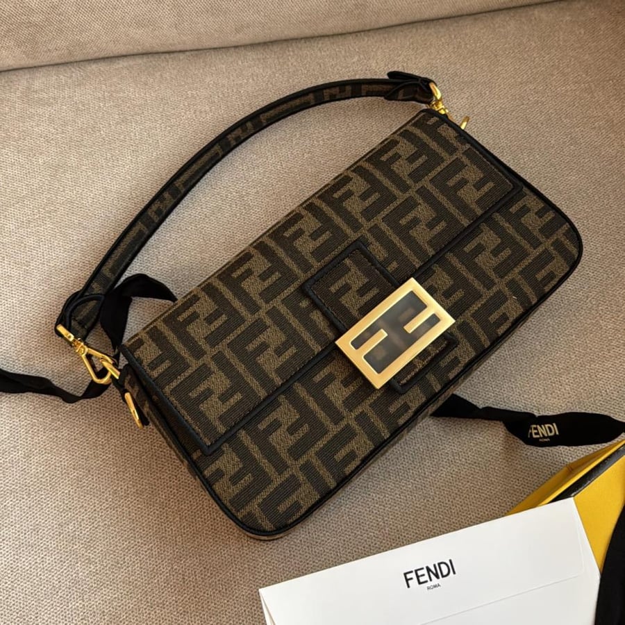 fendi baguette - استلام فوري