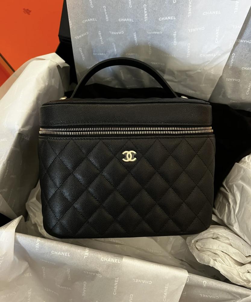 chanel makeup bag